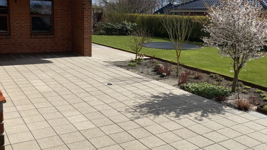 Fliserensning udendørs i Aalborg